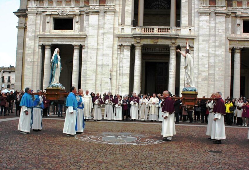 05a 20230409 Confraternita immacolata concezione + Smo redentore Domennica di Pasqua