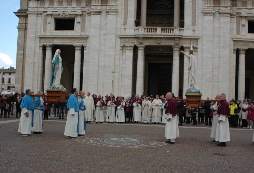 20230409 Confraternita immacolata concezione + Smo redentore Domennica di Pasqua